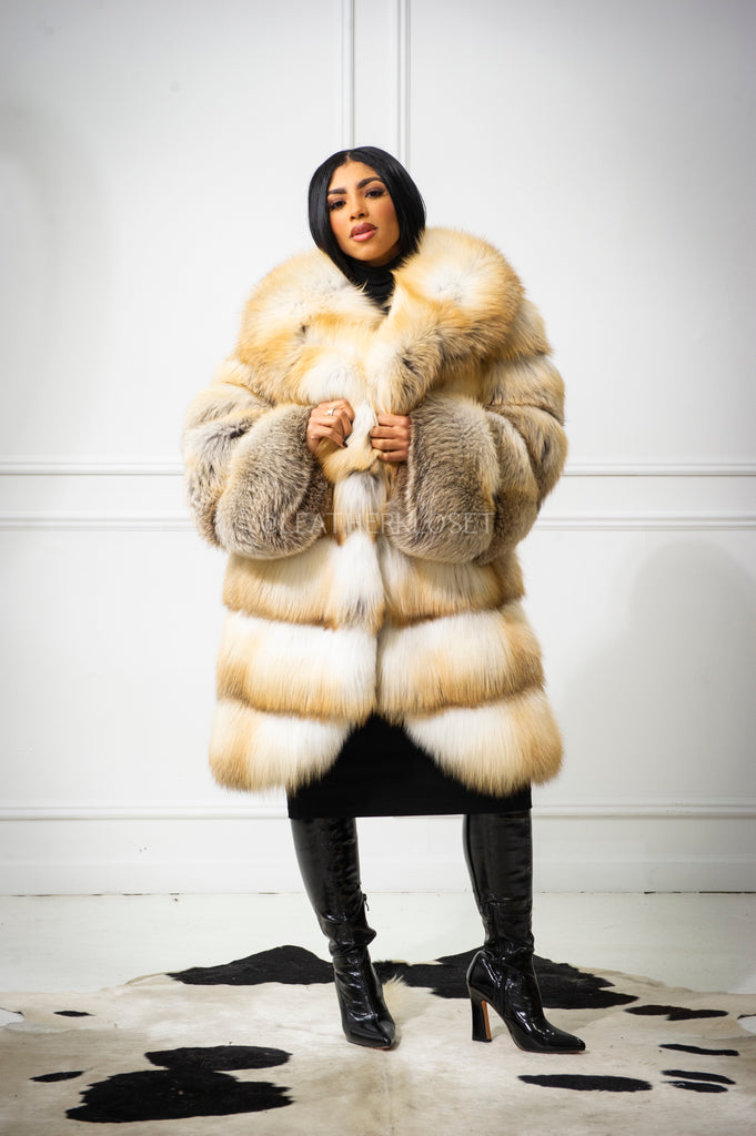 フォクシーニューヨーク ジェリービーン マリーゴールド Mariah Carey Wore a Nude Valentino Coat with Gucci Boots in Aspen