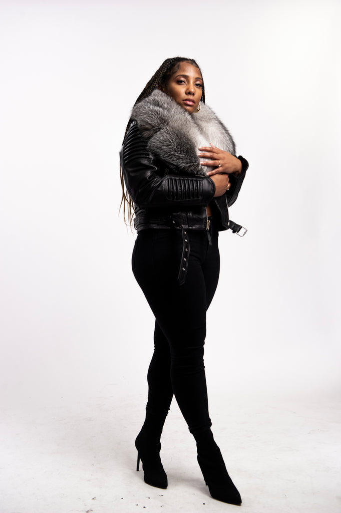 Women's Trey Biker Black Oversized Fox Collar [Silver Fox Fur