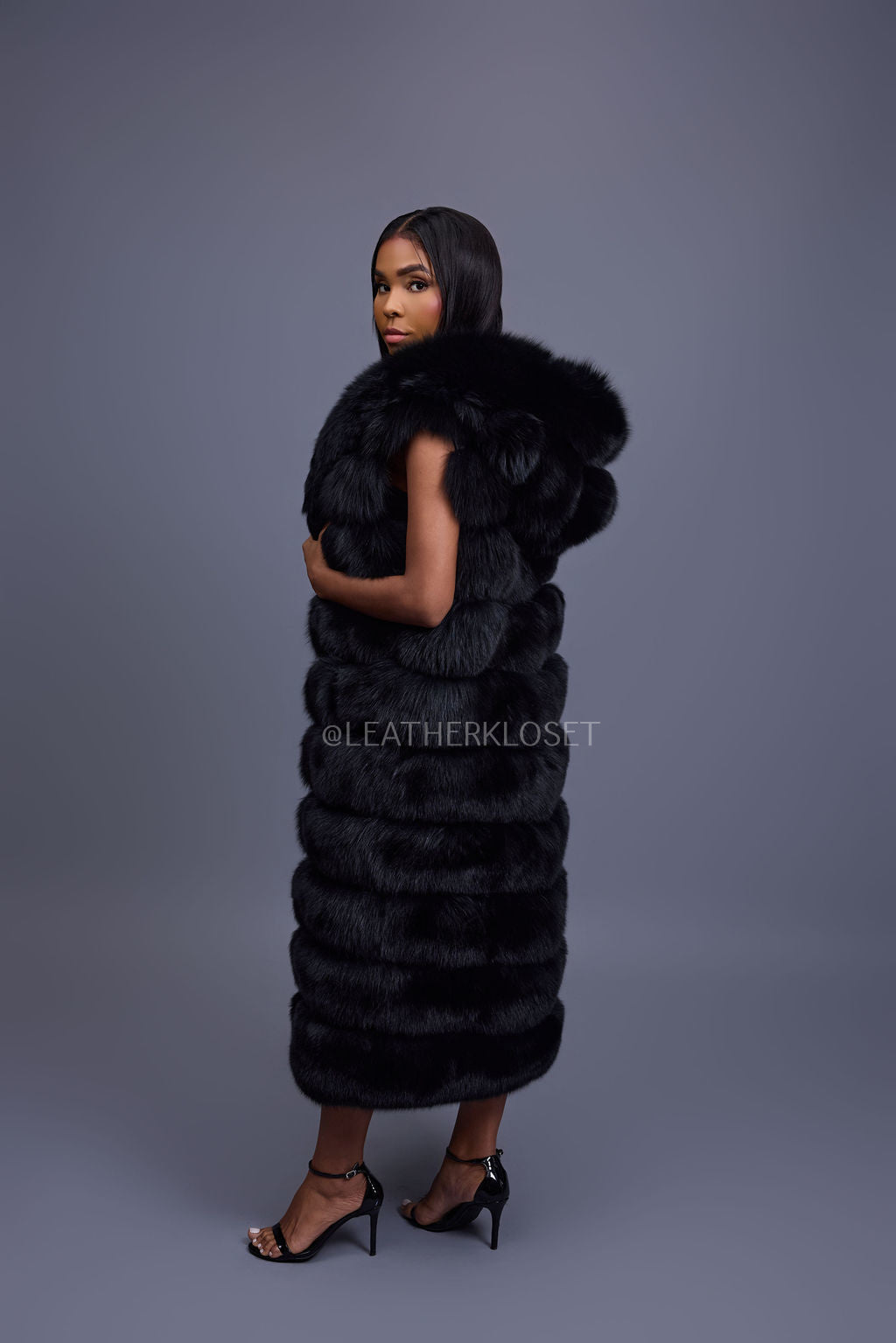 Women's Pippa Long Fox Fur Vest With Hood [Black]