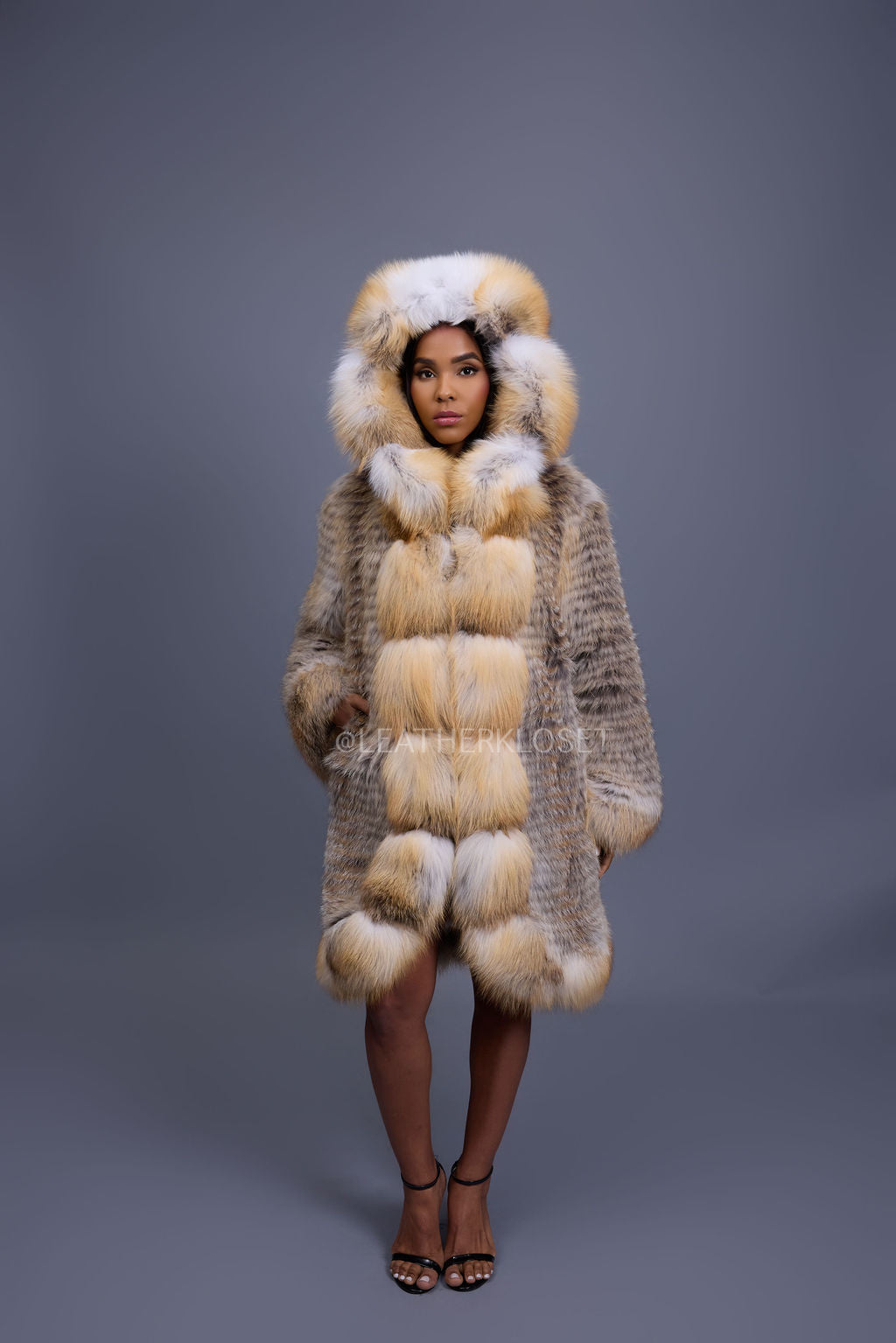 Women's Valeria Fox Fur Coat [Golden Island] – LeatherKloset