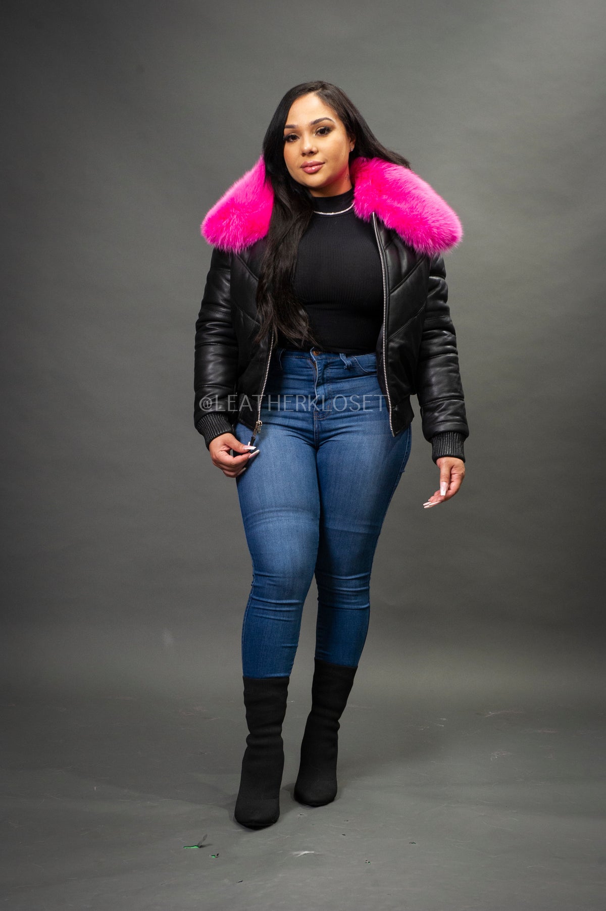 Women's V-Bomber Black Premium Fox Fur Collar [Pink Fox]