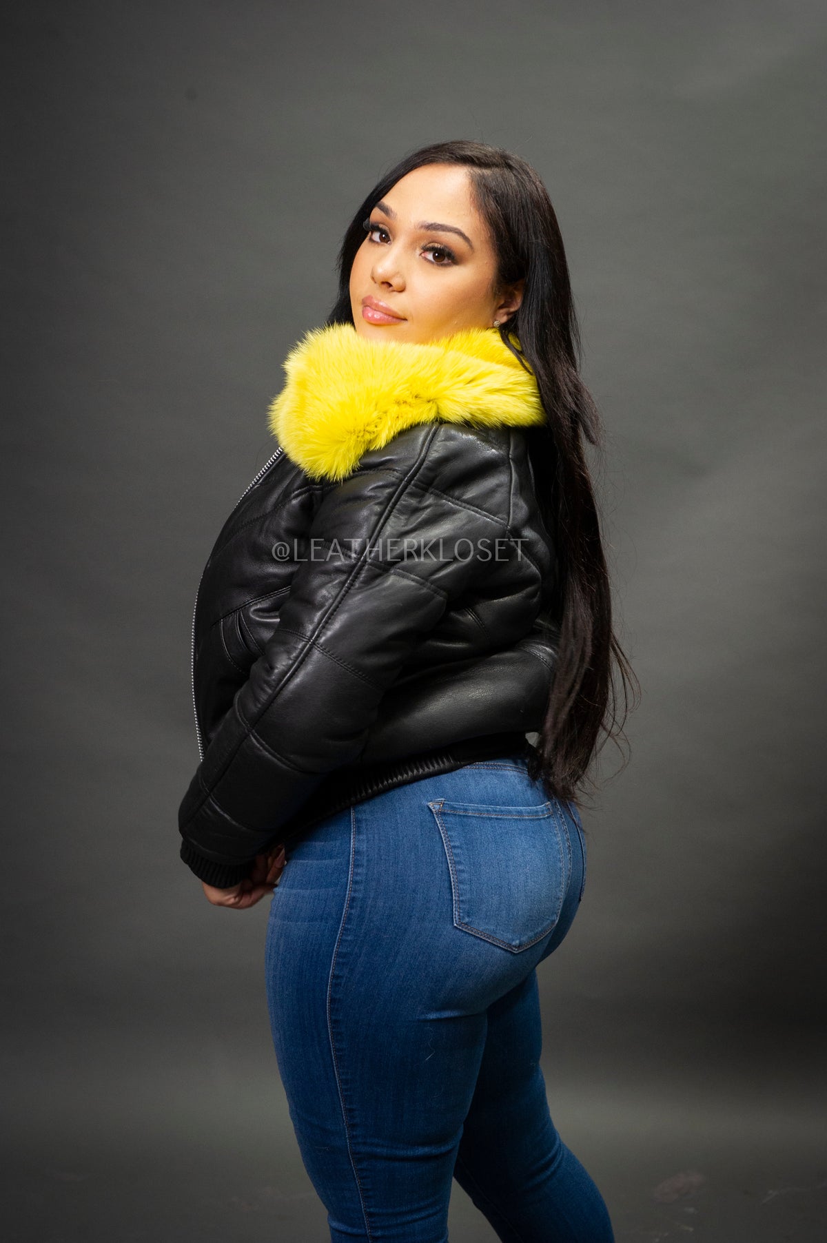 Women's V-Bomber Black Premium Fox Fur Collar [Yellow Fox]