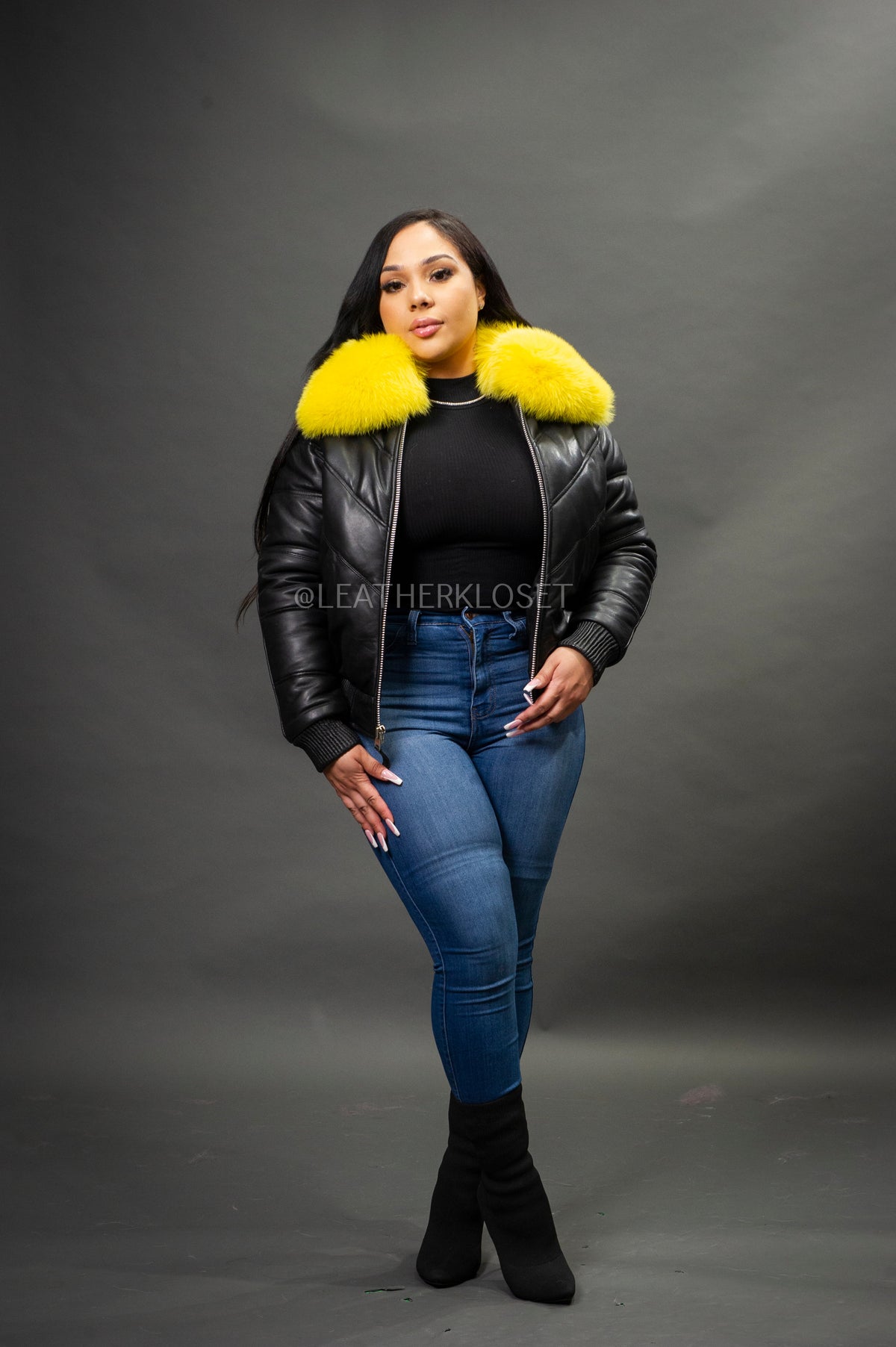 Women's V-Bomber Black Premium Fox Fur Collar [Yellow Fox]