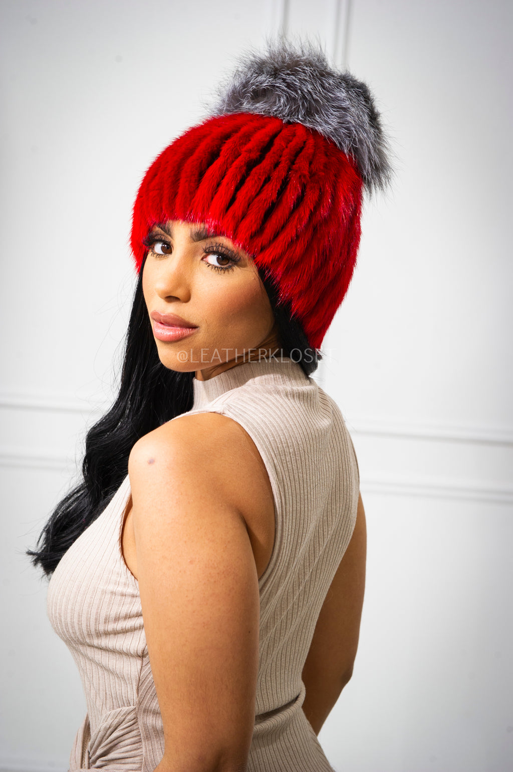 Women's Knitted Mink Beanie [Red]