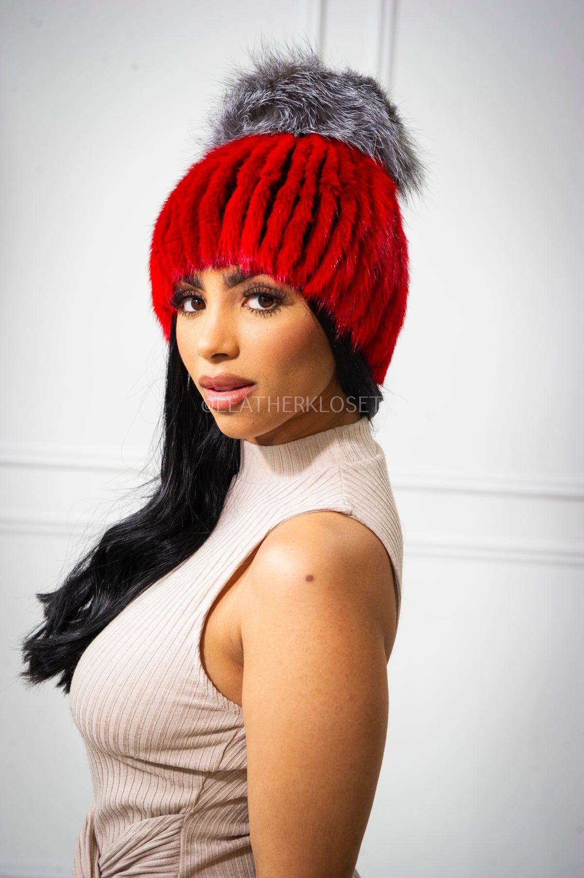 Women's Knitted Mink Beanie [Red]