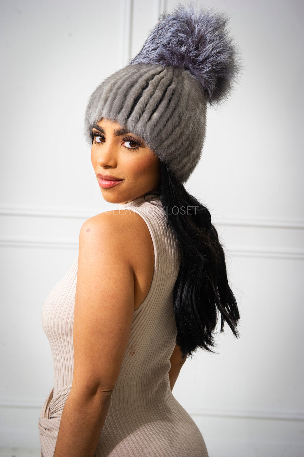 Women's Knitted Mink Beanie [Grey]