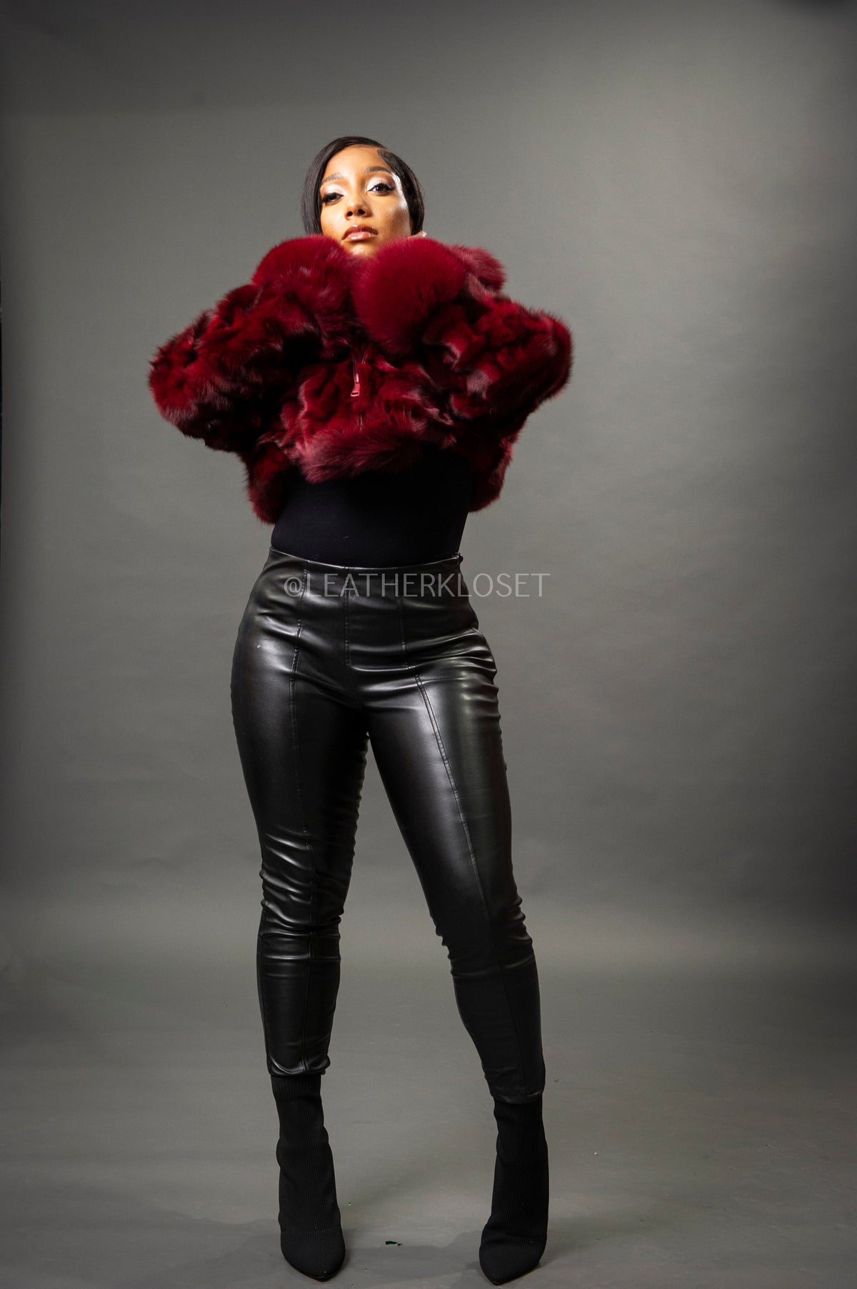 Women's Crop Fox Bomber With Hood [Burgundy]