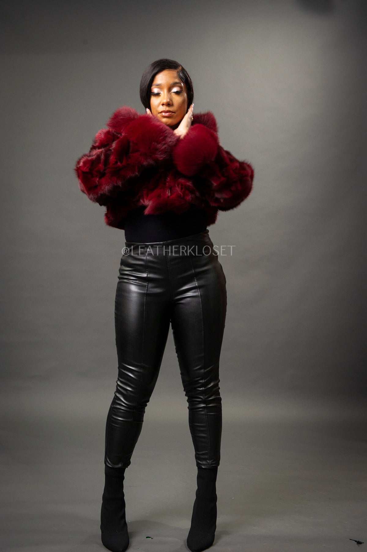 Women's Crop Fox Bomber With Hood [Burgundy]