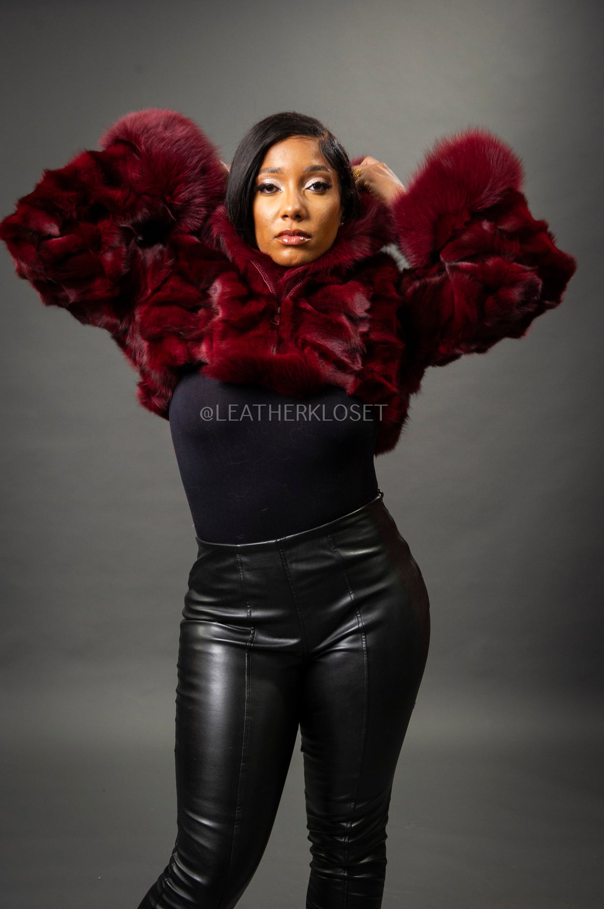 Women's Crop Fox Bomber With Hood [Burgundy]