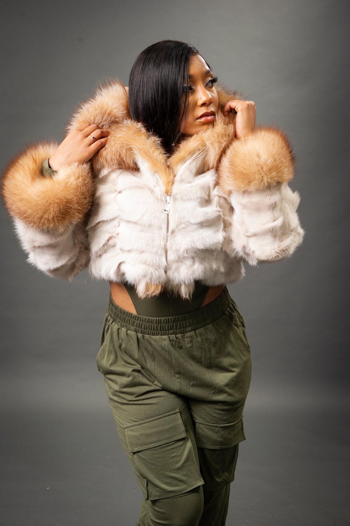 Women's Crop Fox Bomber With Hood [White/Gold]