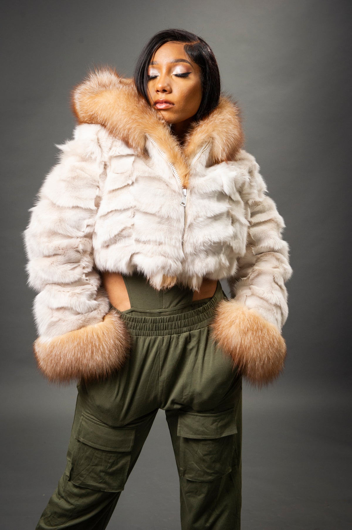 Women's Crop Fox Bomber With Hood [White/Gold]