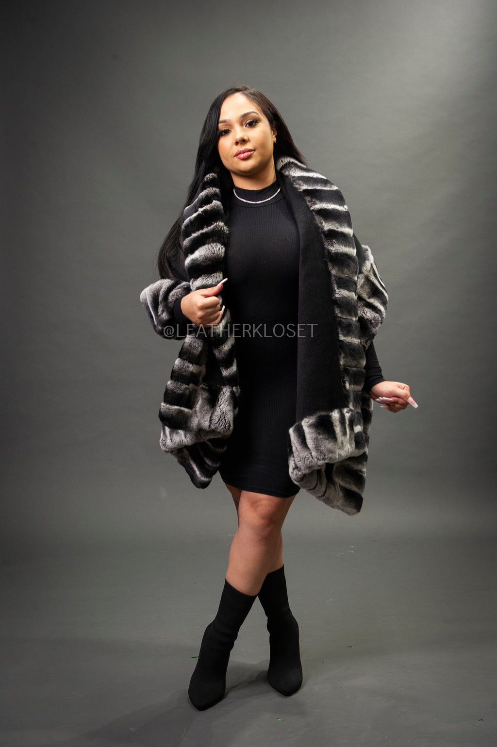 Women's Lil Red Riding Hood Cashmere Cape [Black]