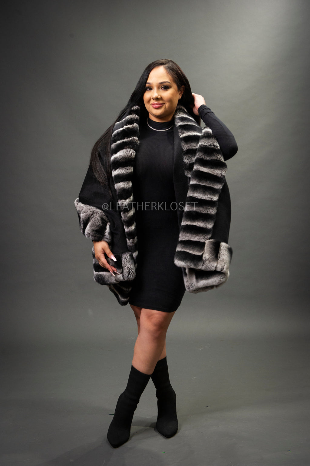 Women's Lil Red Riding Hood Cashmere Cape [Black]