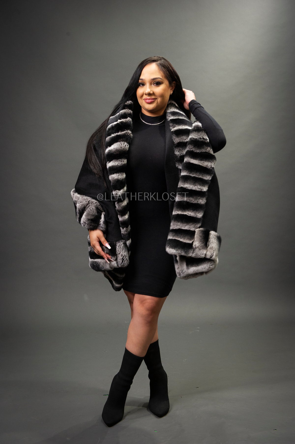 Women's Lil Red Riding Hood Cashmere Cape [Black]