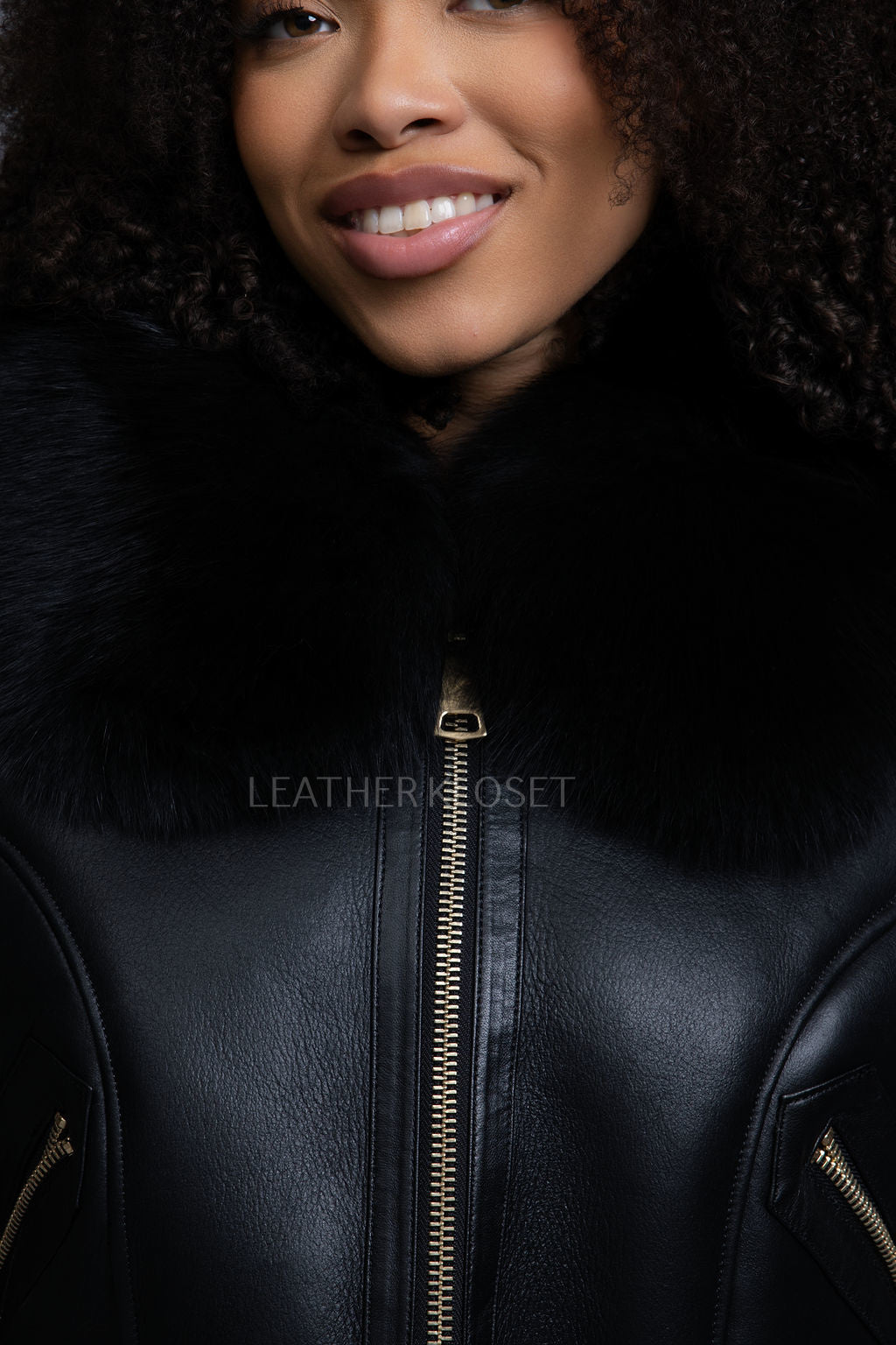 Women's Aurora Crop Sheepskin Jacket With Fox [Black/Black]