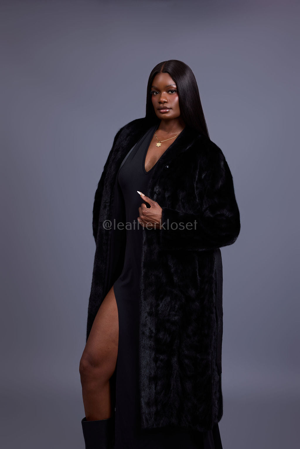 Women's Cherokee Long Mink Fur Coat [Black]