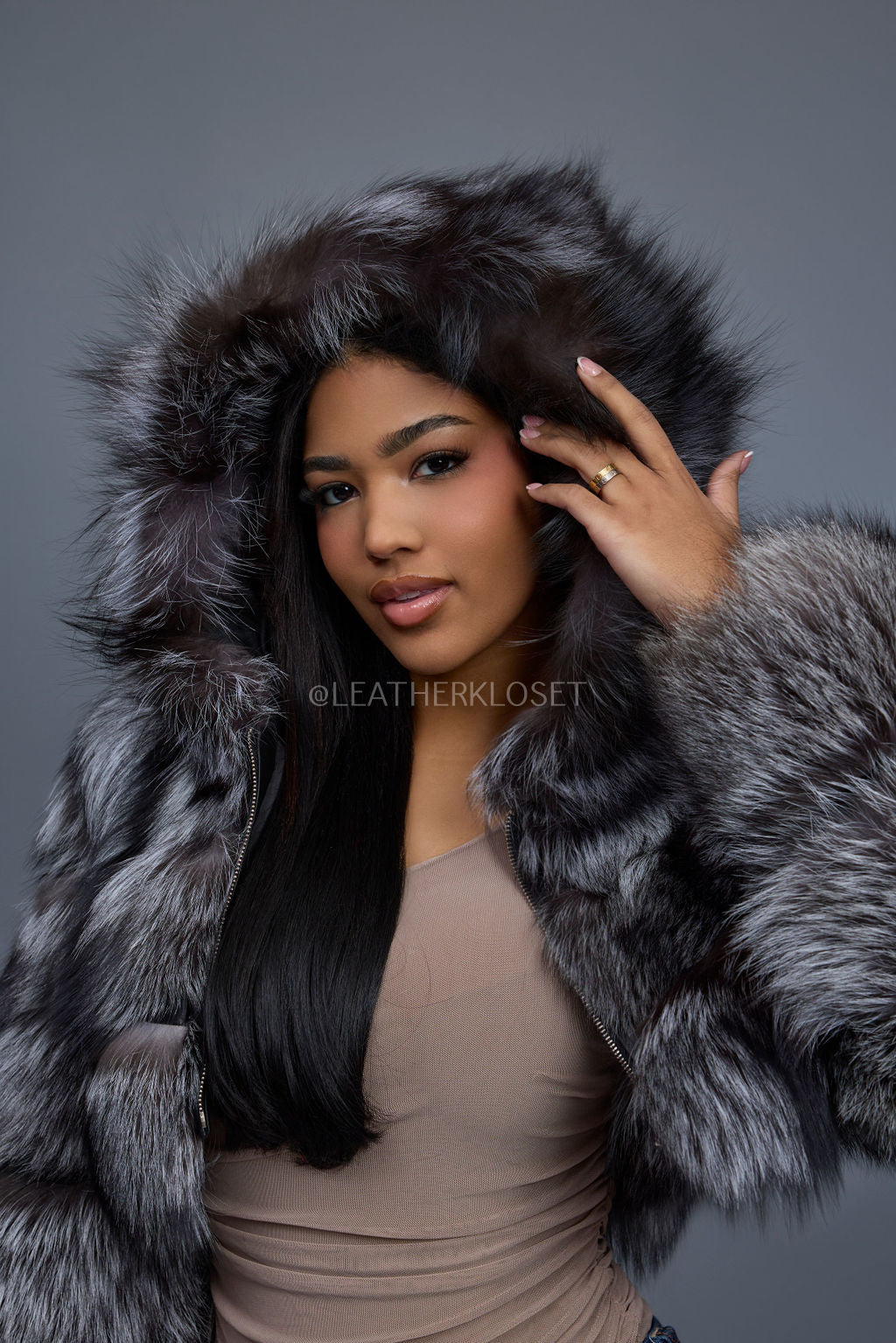 Women's Crop Fox Bomber With Hood [Silver]