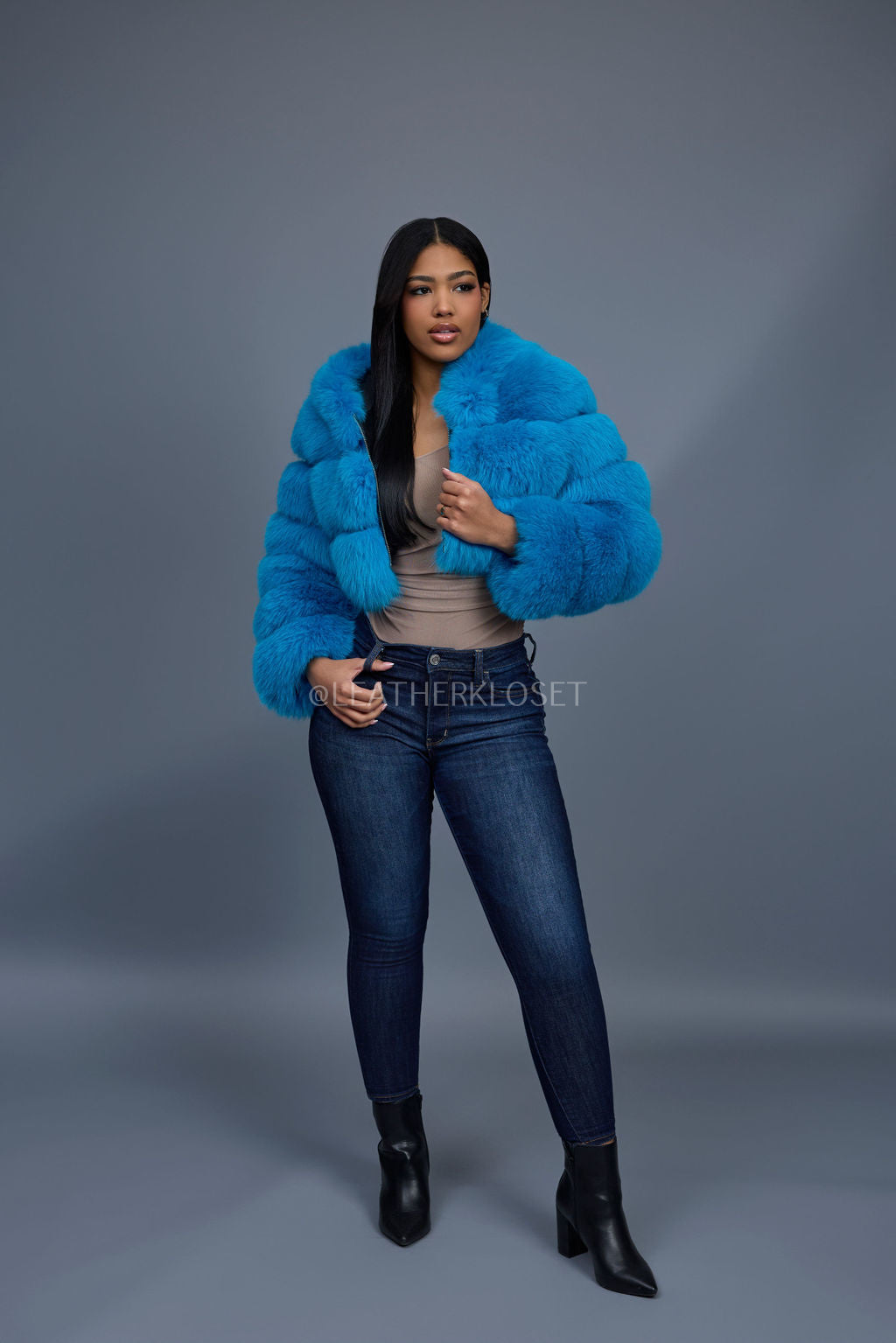 Women's Crop Fox Bomber With Hood [Light Blue]