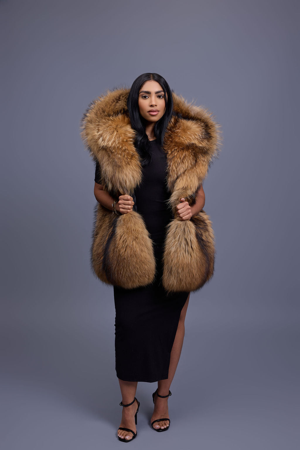 Women's It Raccoon Fox Fur Vest With Hood [Natural]