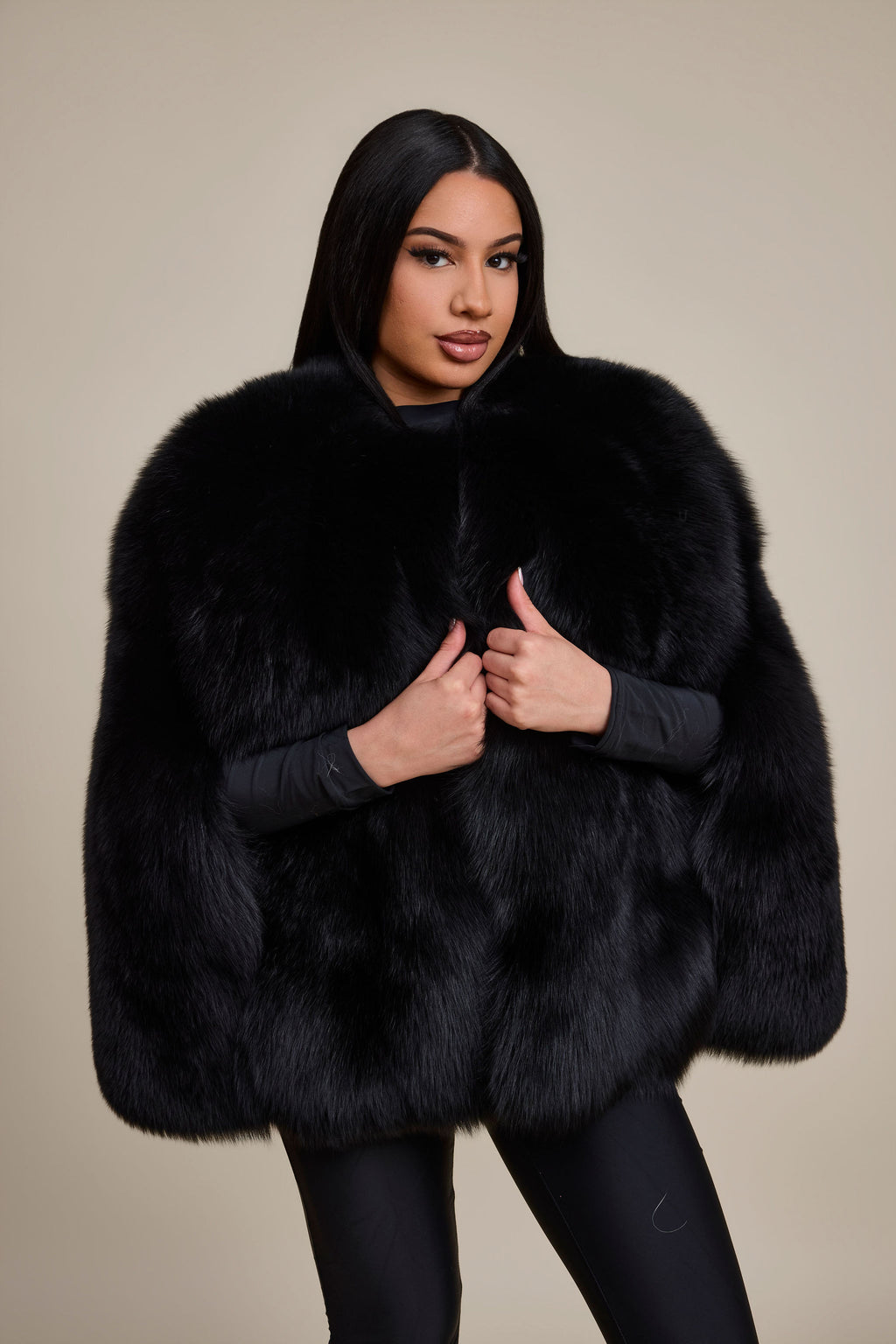 Women's Krissy Fox Fur Poncho [Black]