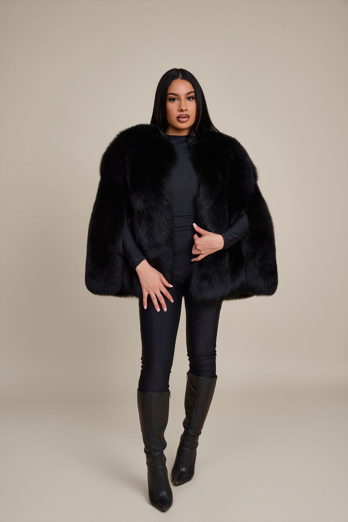 Women's Krissy Fox Fur Poncho [Black]