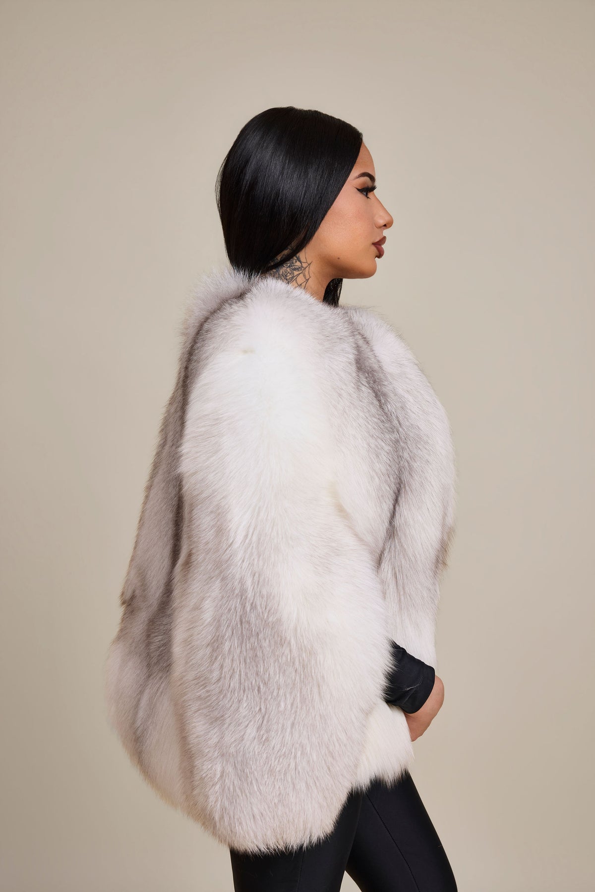 Women's Krissy Fox Fur Poncho [Arctic]