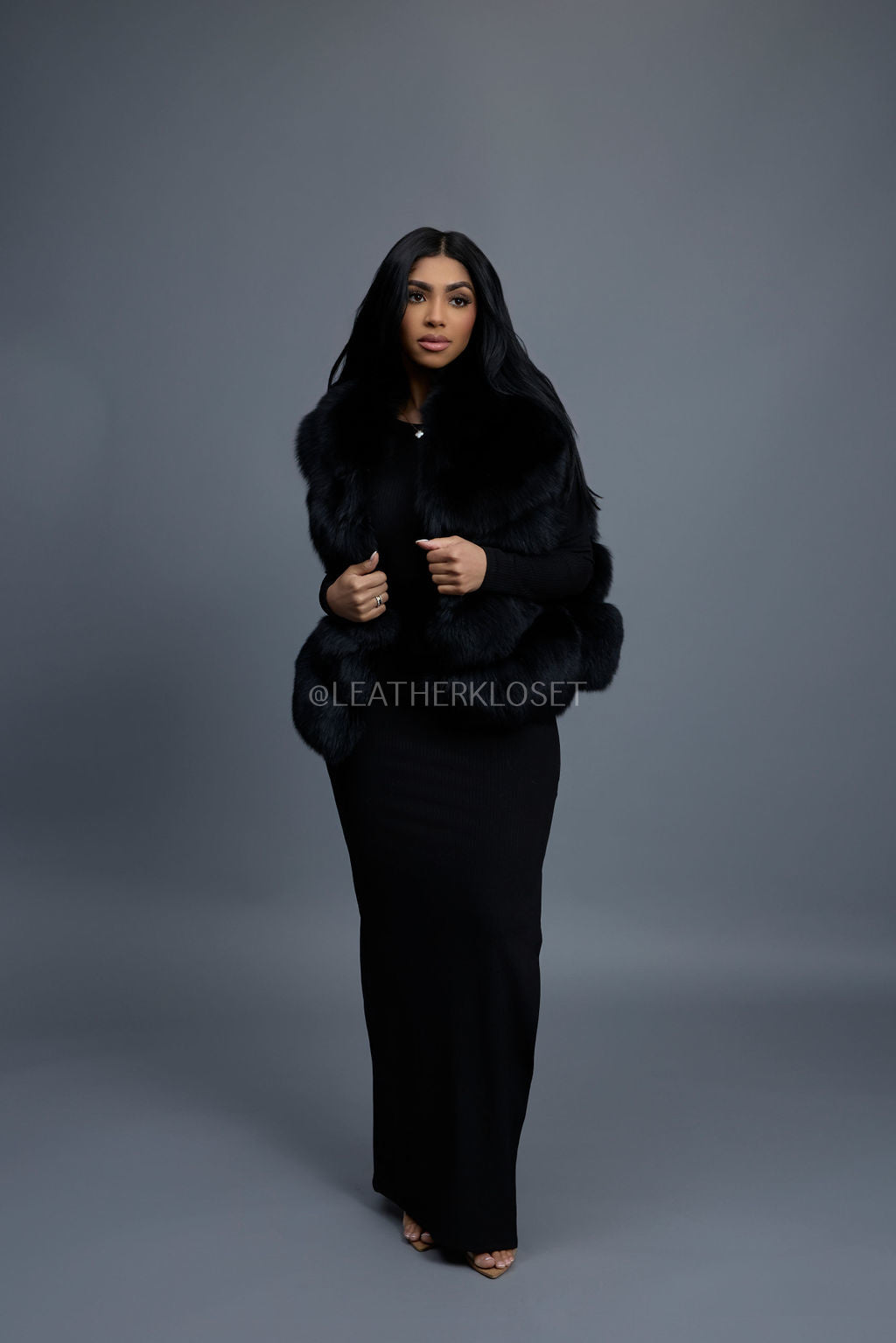 Women's Shorty Fox Fur Vest With Hood [Black]