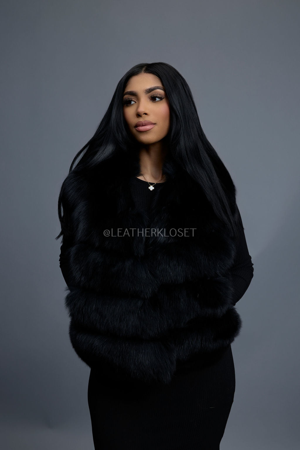 Women's Shorty Fox Fur Vest With Hood [Black]