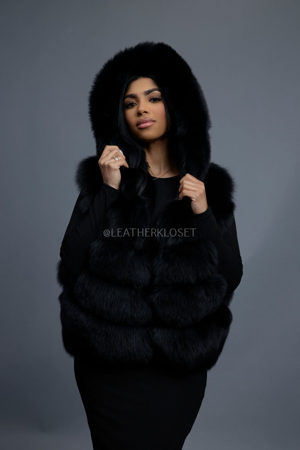 Women's Shorty Fox Fur Vest With Hood [Black]