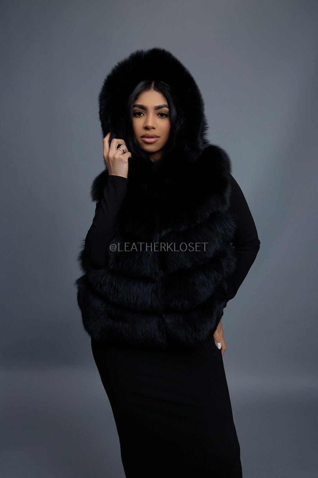 Women's Shorty Fox Fur Vest With Hood [Black]