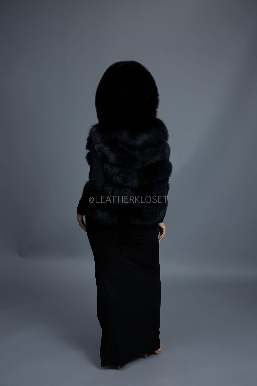 Women's Shorty Fox Fur Vest With Hood [Black]