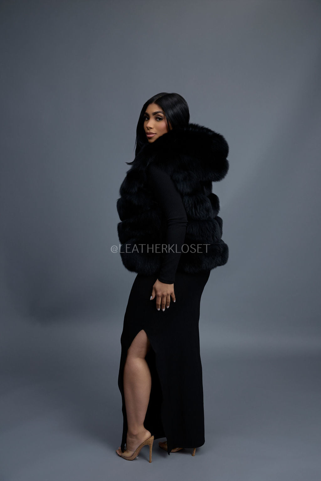 Women's Shorty Fox Fur Vest With Hood [Black]