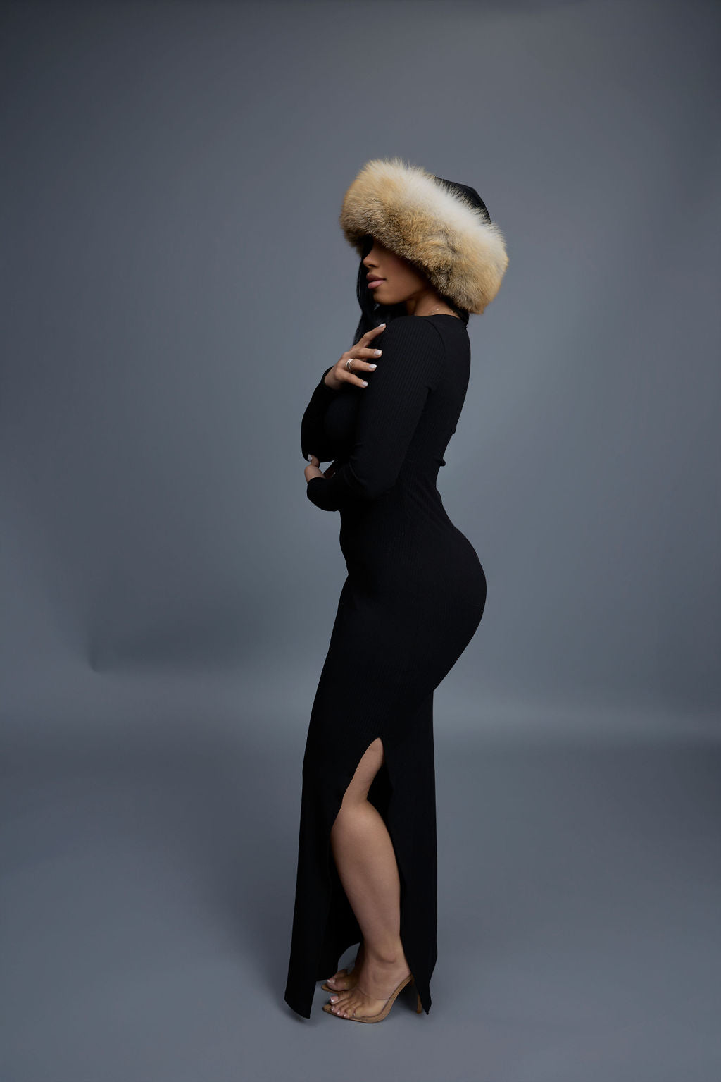Women's Natalia Leather And Fox Russian Hat [Black/Gold]