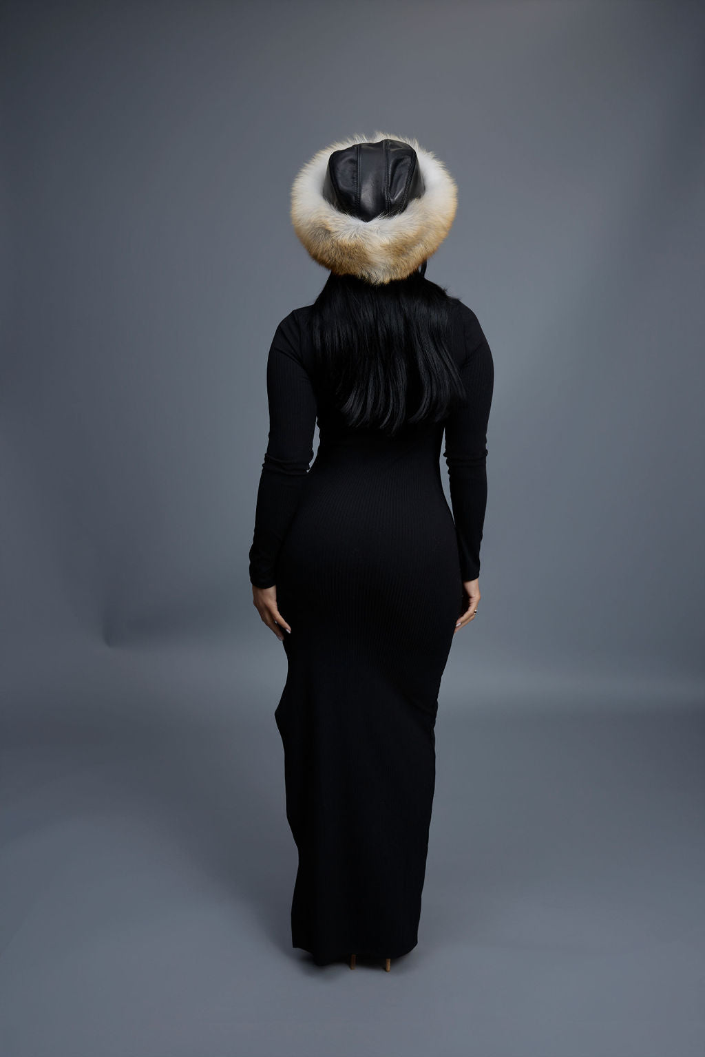 Women's Natalia Leather And Fox Russian Hat [Black/Gold]