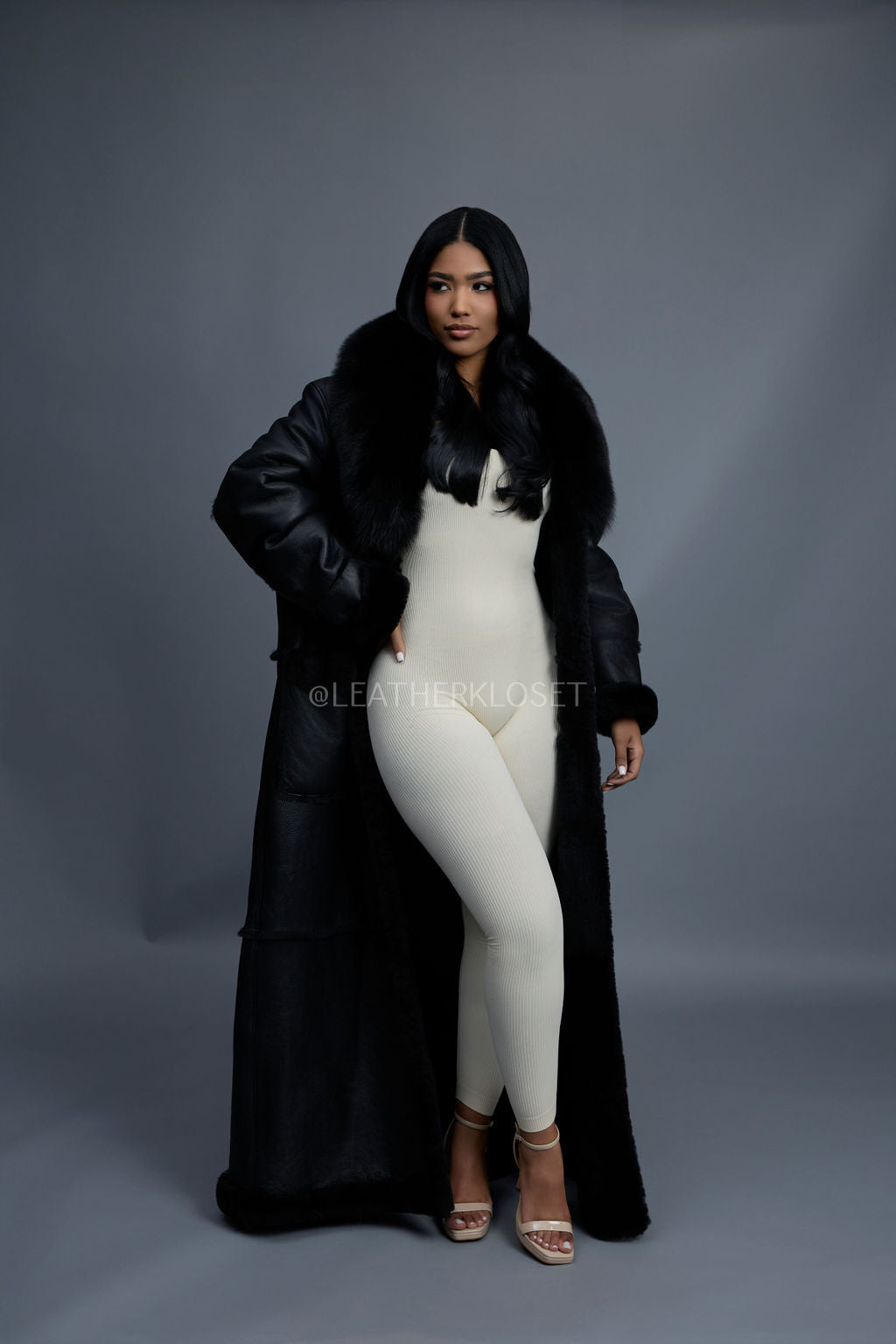 Women's Maxi Shearling With Fox Collar [Black]