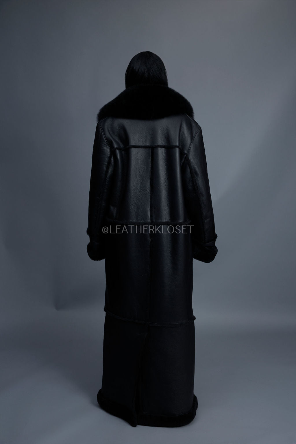 Women's Maxi Shearling With Fox Collar [Black]
