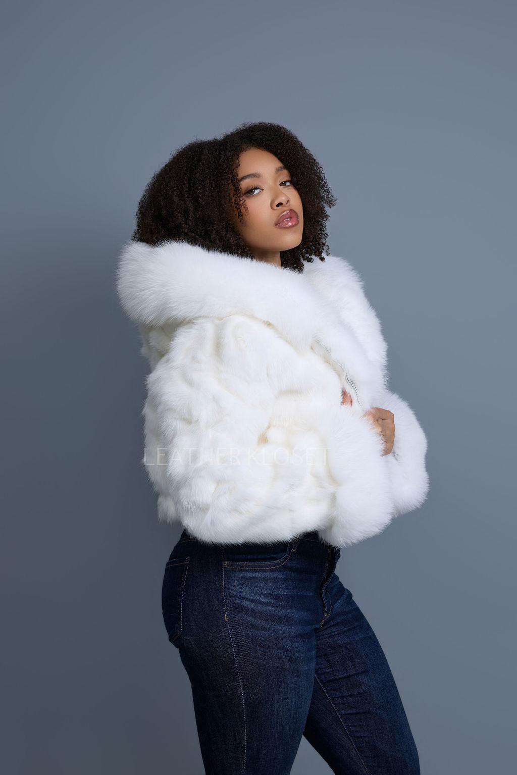 Women's Crop Fox Bomber With Hood [White]
