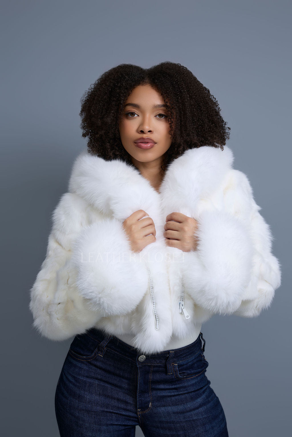 Women's Crop Fox Bomber With Hood [White]