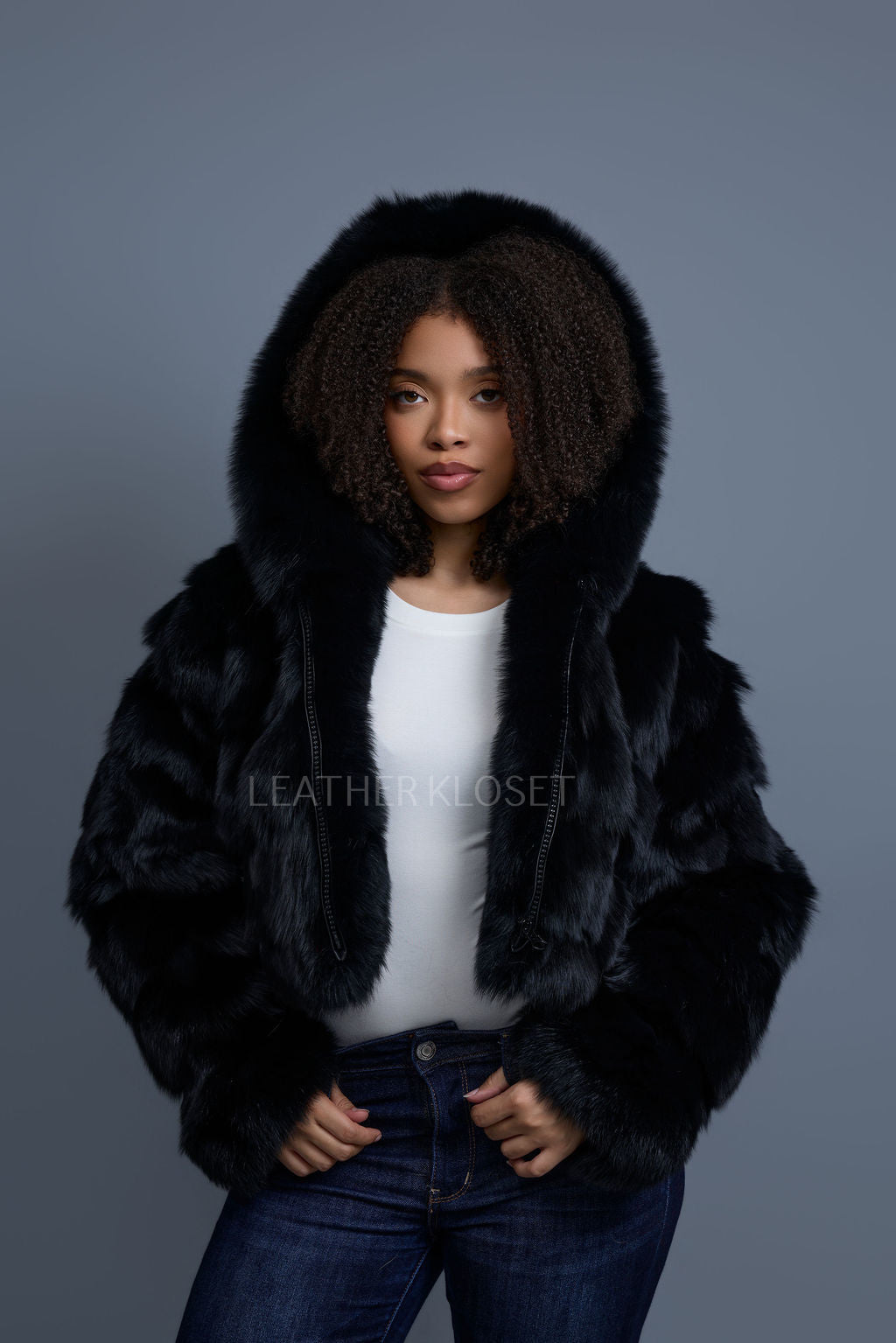 Women's Crop Fox Bomber With Hood [Black]