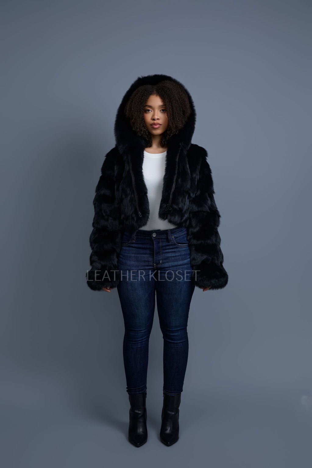 Women's Crop Fox Bomber With Hood [Black]