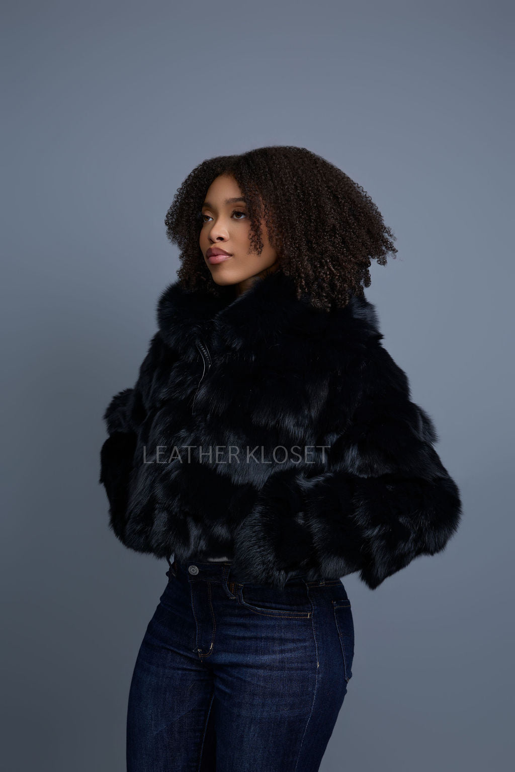 Women's Crop Fox Bomber With Hood [Black]