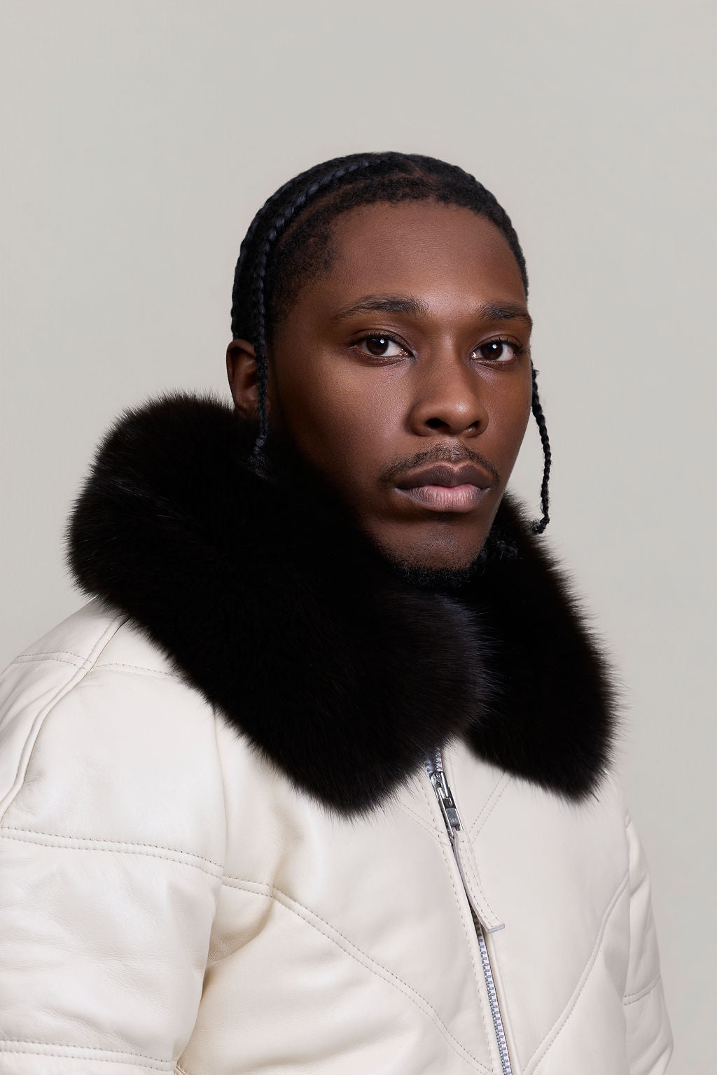 Men's V-Bomber Beige Premium Fox Collar [Beige/Black]