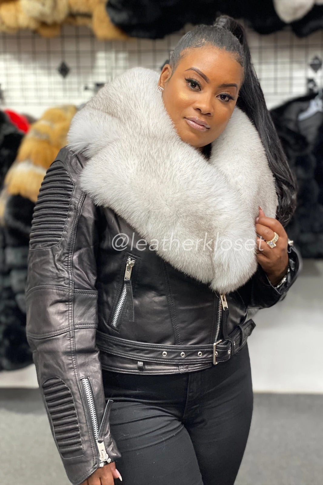 Women's Trey Biker Black Oversized Fox Collar [Natural White Fur]