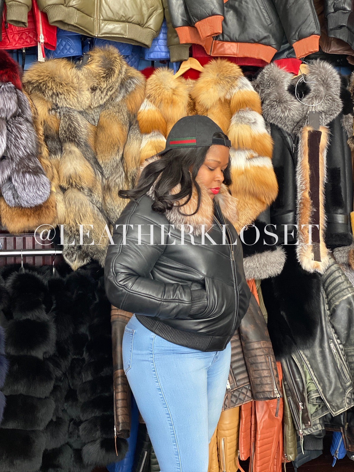Women's V-Bomber Black Premium Fox Fur Collar