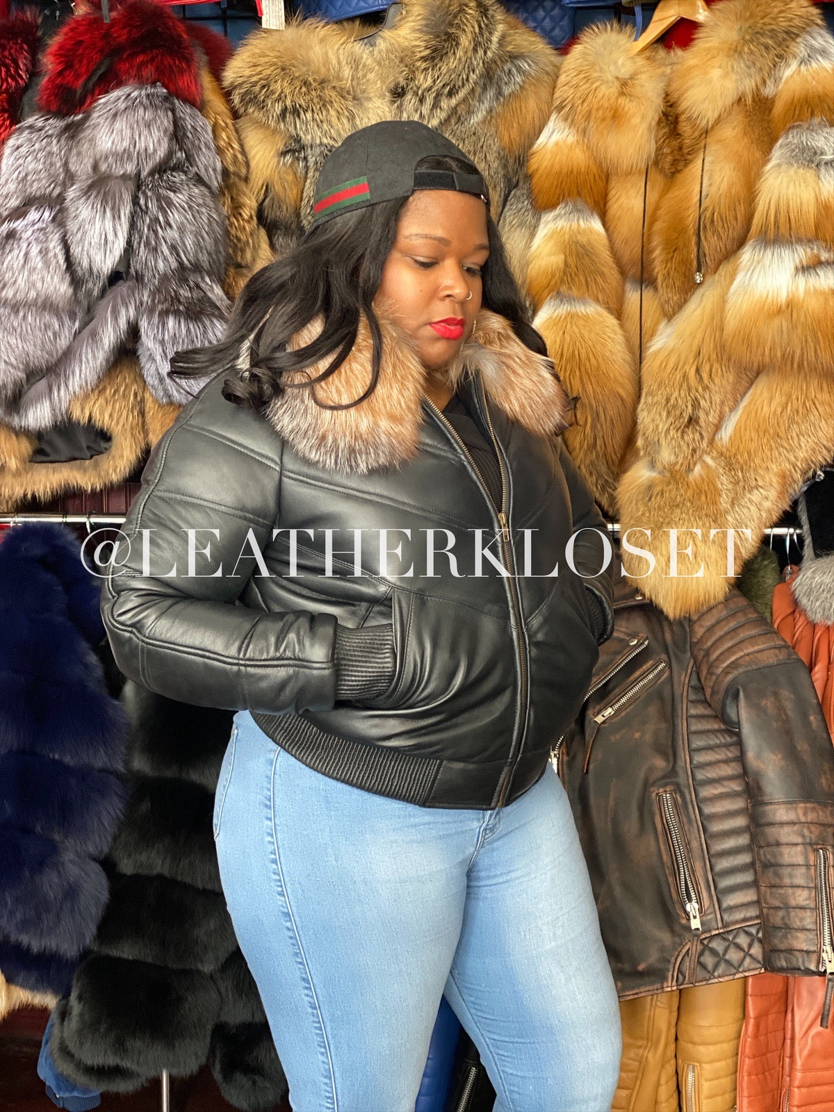 Women's V-Bomber Black Premium Fox Fur Collar