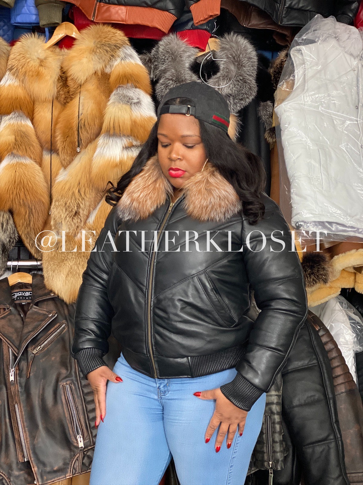 Women's V-Bomber Black Premium Fox Fur Collar