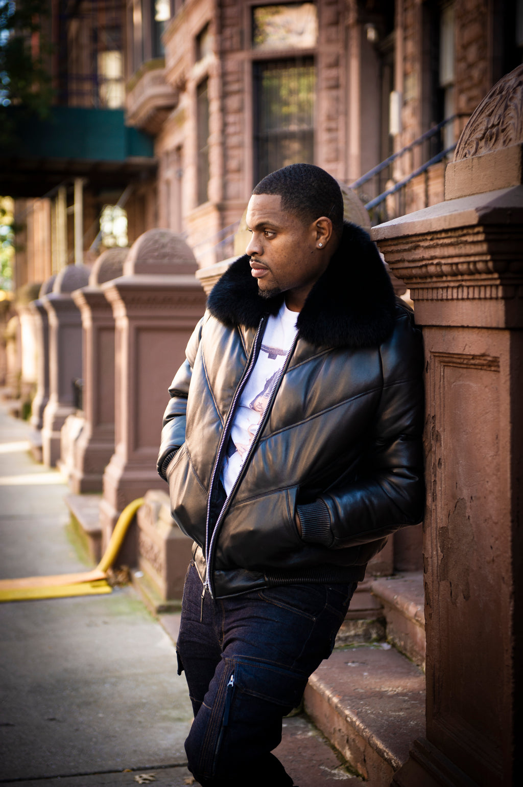 Men's V-Bomber Black Premium Fox Collar [Black]