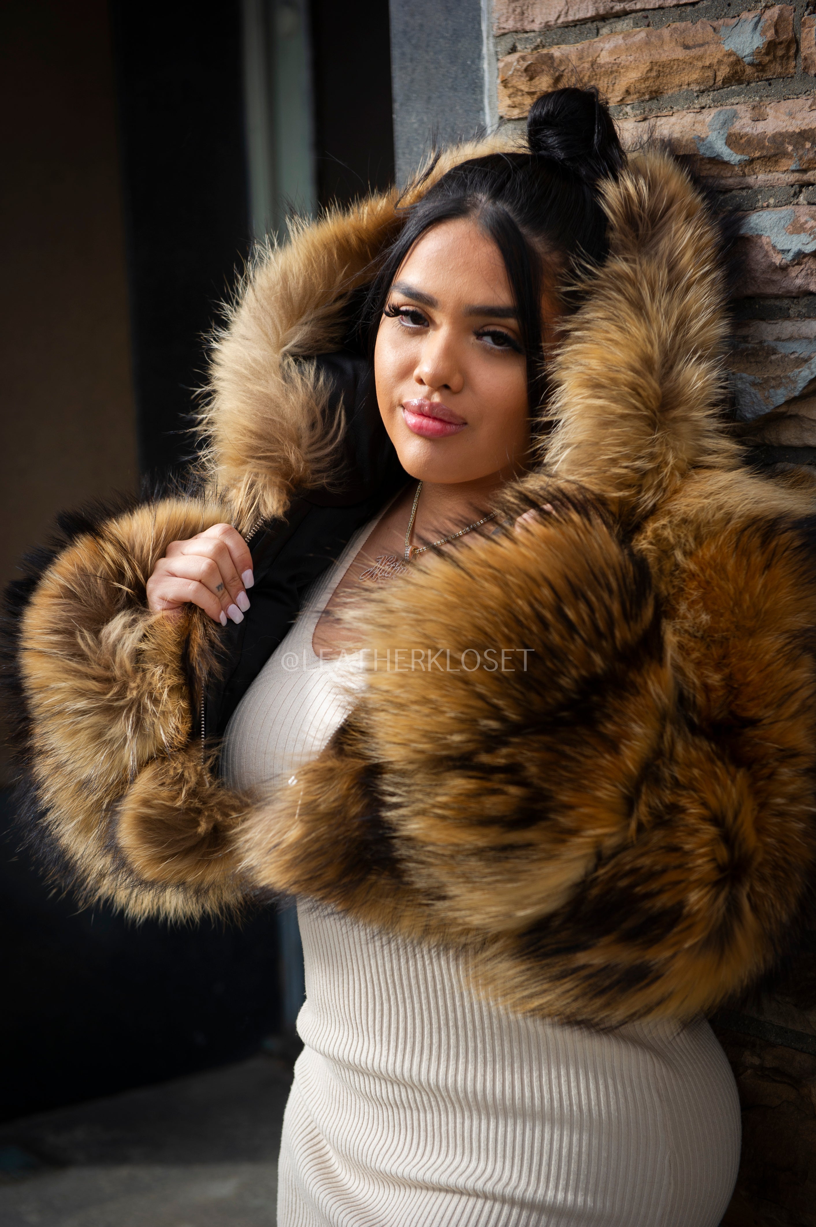 Women's Crop Raccoon Fur Bomber With Hood – LeatherKloset