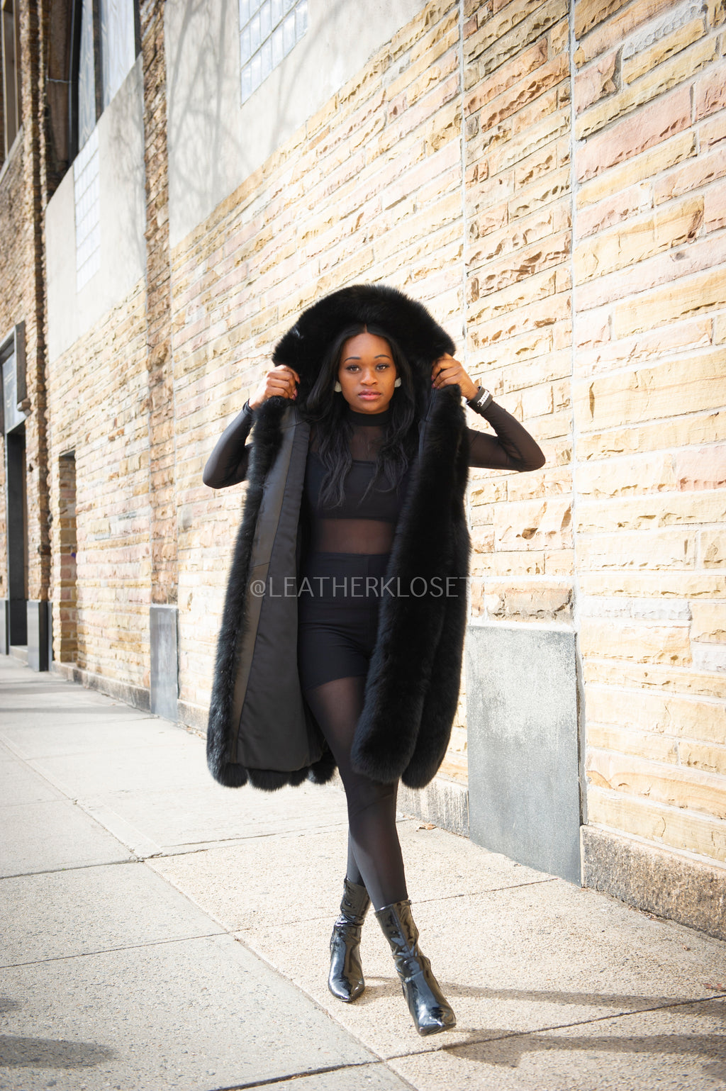 Women's Chloe Fox Fur Vest With Hood [Black]
