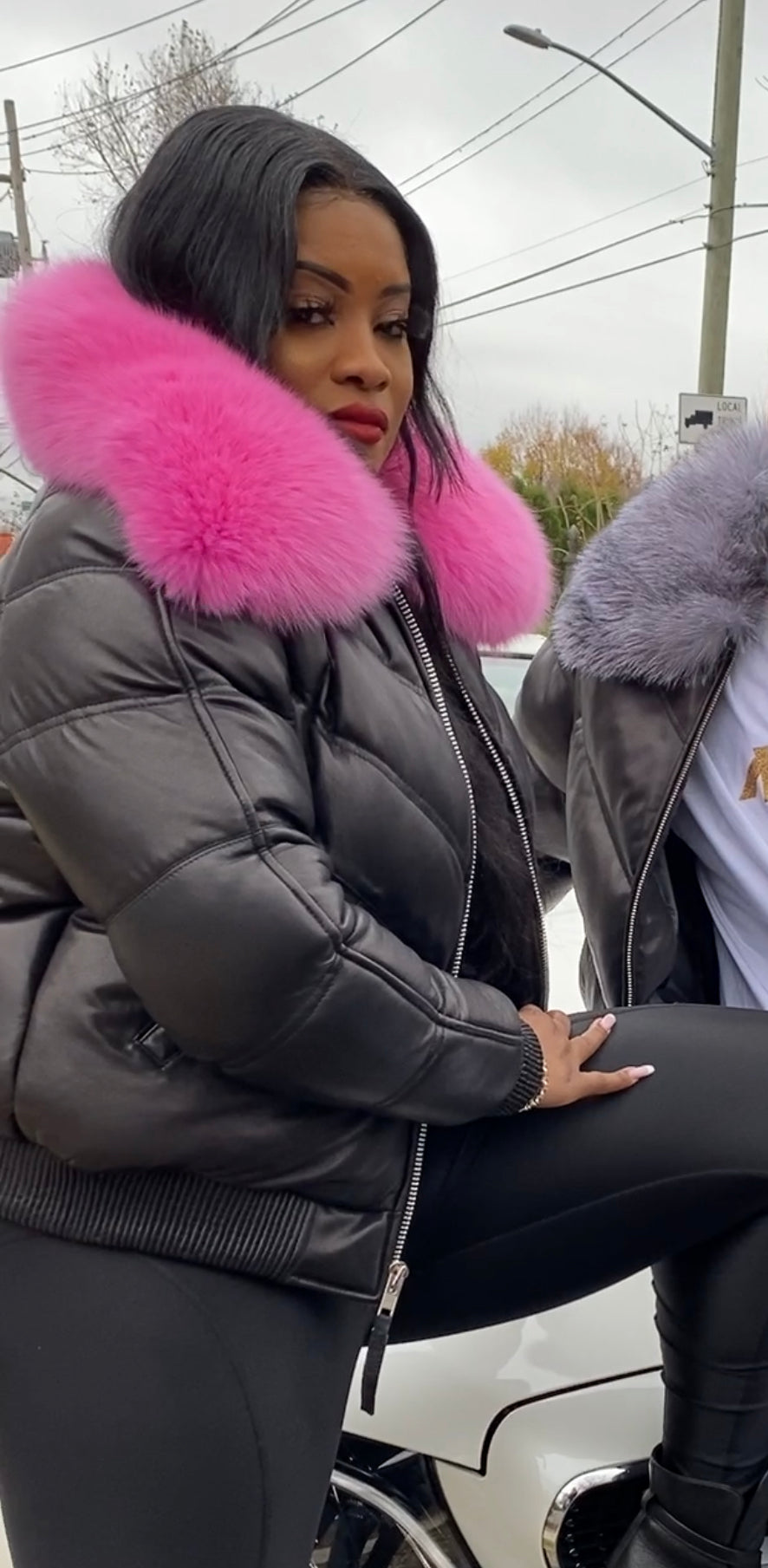 Women's V-Bomber Black Premium Fox Fur Collar [Pink Fur